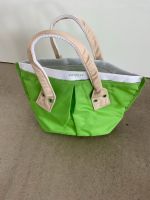 Kleine Handtasche von Carpisa in grün mit Reißverschluss. Baden-Württemberg - Rheinfelden (Baden) Vorschau