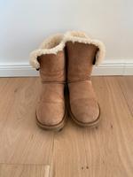 UGG Stiefel Bailey braun W8 / Gr. 39 Dithmarschen - Tellingstedt Vorschau
