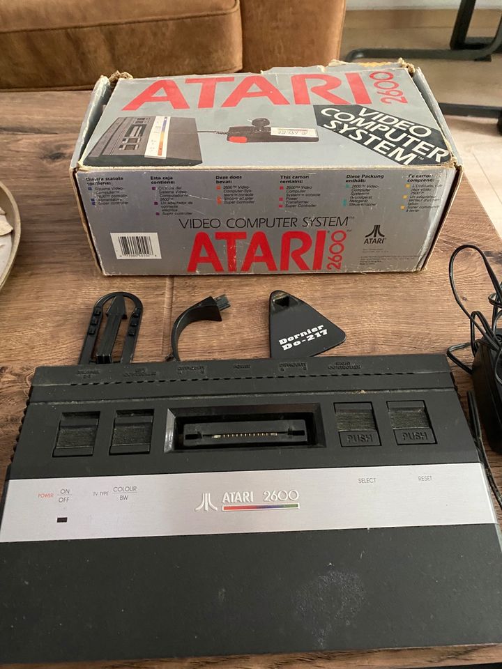 Atari 2600 Videospiel Konsole mit 9 Spielen in Bergheim