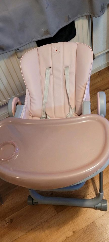 BabyGo Hochstuhl Divan, pink, platzsparend zusammenklappbar in  Sachsen-Anhalt - Lutherstadt Wittenberg | Hochstuhl gebraucht kaufen | eBay  Kleinanzeigen ist jetzt Kleinanzeigen