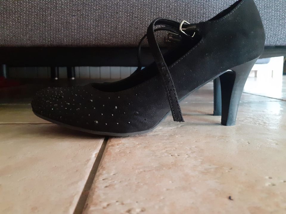 Pumps High Heels Absatzschuhe neuwertig gr. 9 in Brockel