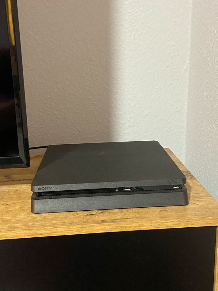 PlayStation PS4 - 500GB in Mainz