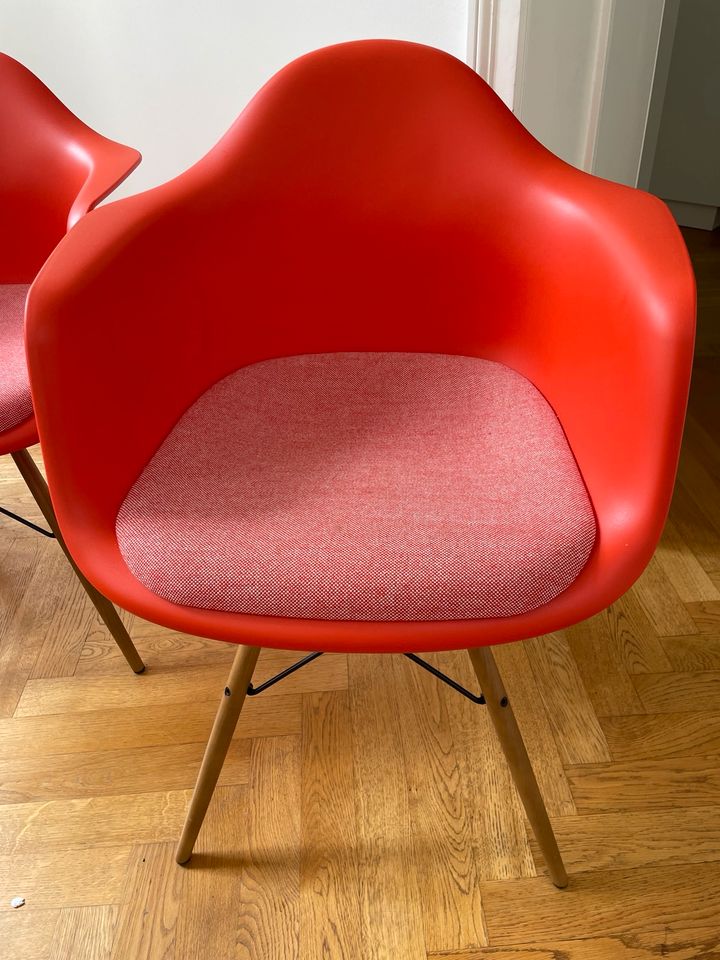 ORIGINAL Eames Plastic Armchair DAW poppy red im 6-er Set in Stuttgart