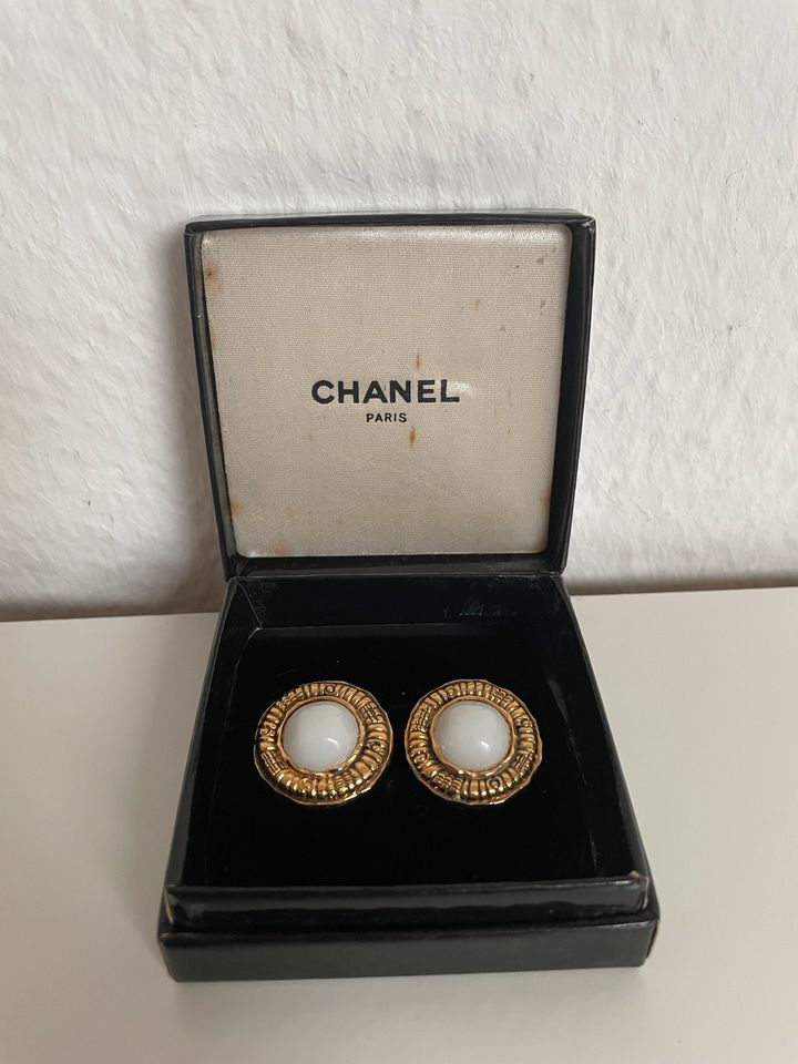 Original Chanel Vintage Gold Metall Kunstperlen Ohrclips Golden in Donaustauf