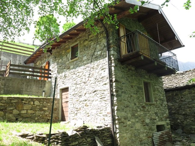 Berghütte "Felicita" in den Bergen am Comer See, strahlungsarm in Sinn
