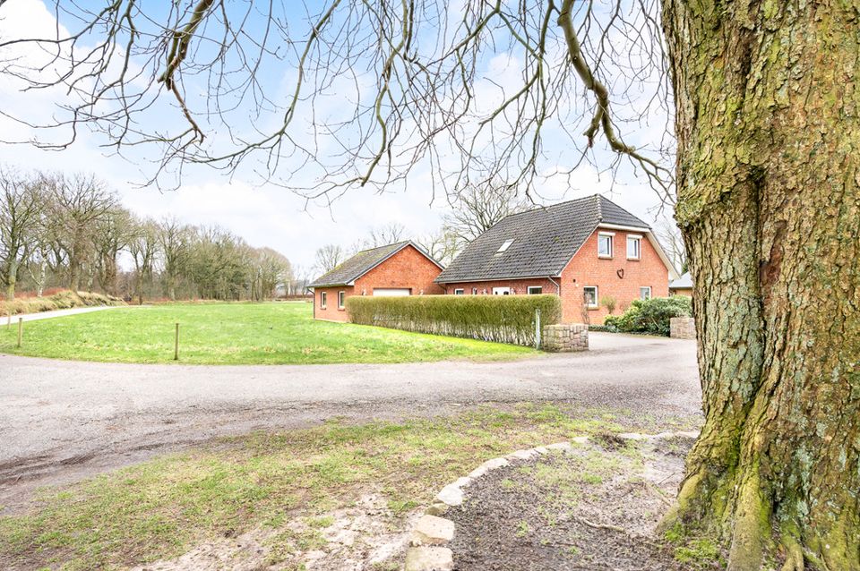 Seltene Gelegenheit: Einfamilienhaus mit ca. 2 ha Land in nahezu Alleinlage in Hohn bei Rendsburg in Hohn