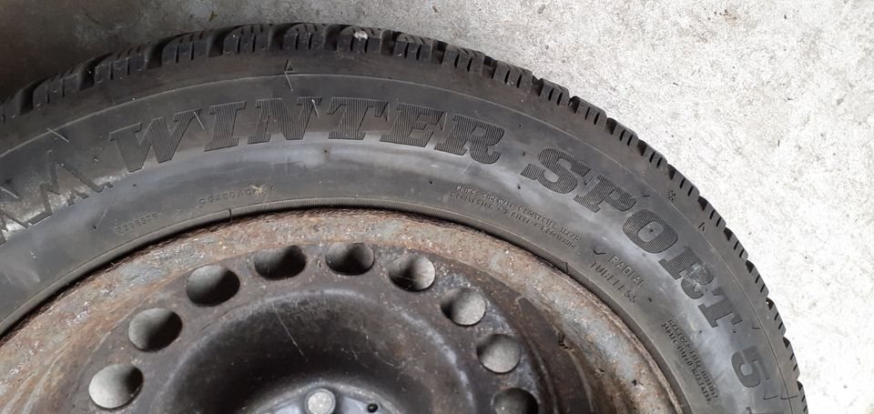 Winter Reifen Dunlop Felgen 205 / 55 R 16 in Herrenberg