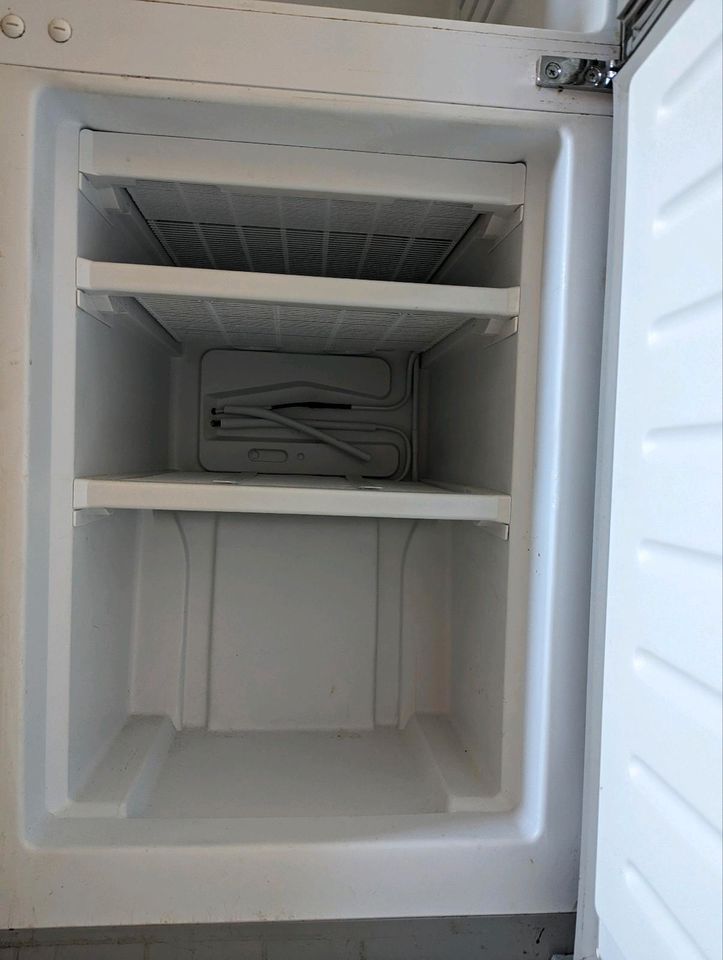 Kühlschrank zu verschenken in Berlin