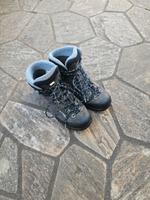 LOWA Wanderschuhe Trekking Damen SASS Hessen - Solms Vorschau