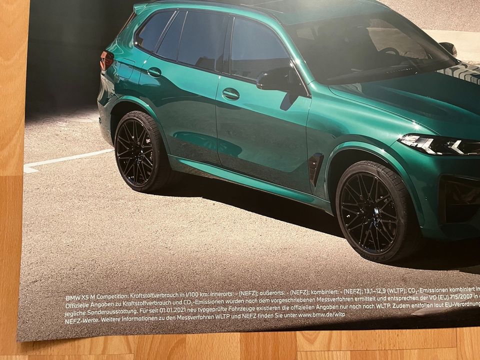 BMW X5 M F95 SUV Poster 84x60cm Isle of Men Green *original* in Kirchen (Sieg)