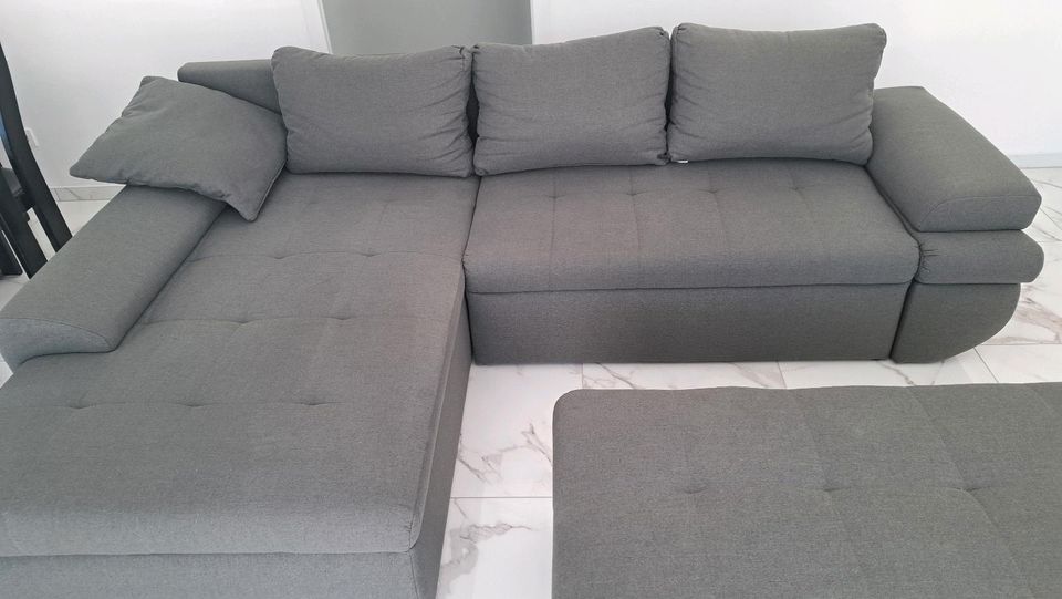 Sofa mit Hocker in Kandern