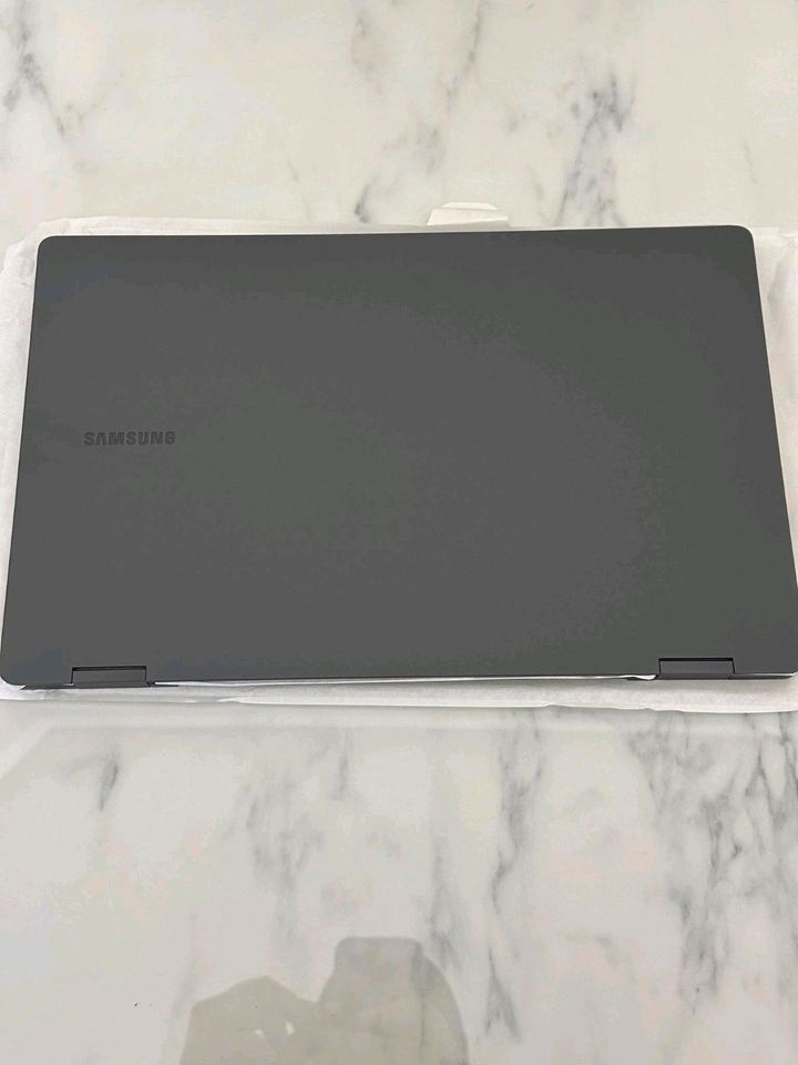 SAMSUNG Galaxy Book3 360 Notebook, mit 15,6 Zoll Display Neu in Berlin