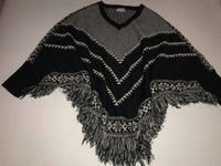 Neu  Strick Poncho V Ausschnitt Gr. 36 beige schwarz Apricot Baden-Württemberg - Backnang Vorschau