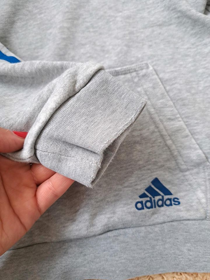 Adidas Pullover Hoddie 110 in Eilsdorf