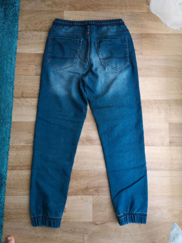 Joggpants Jeans mit Gummizug Jogginghose Gr. 164 in Merseburg