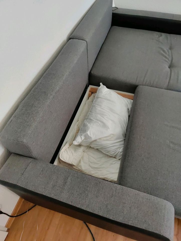 Couch Wohnzimmer Sofa Breite: 260cm Länge: 170cm in Gießen