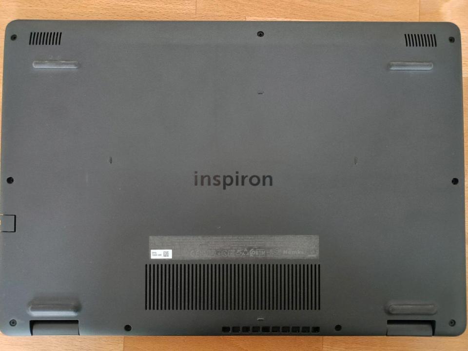 Laptop Dell Inspiron 3505 AMD Ryzen 3 8GB RAM 256GB Win10 in Berlin