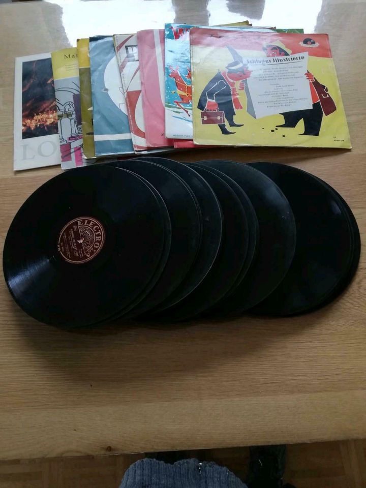 42 Schellack Schallplatten in Niederlauer