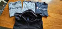 Champion Hoodie und T-Shirts Nordrhein-Westfalen - Mülheim (Ruhr) Vorschau