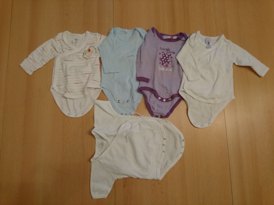 Babysachen 15 Bodys Langarm Kurzarm 50/56 Set Paket Babykleidung in Berlin