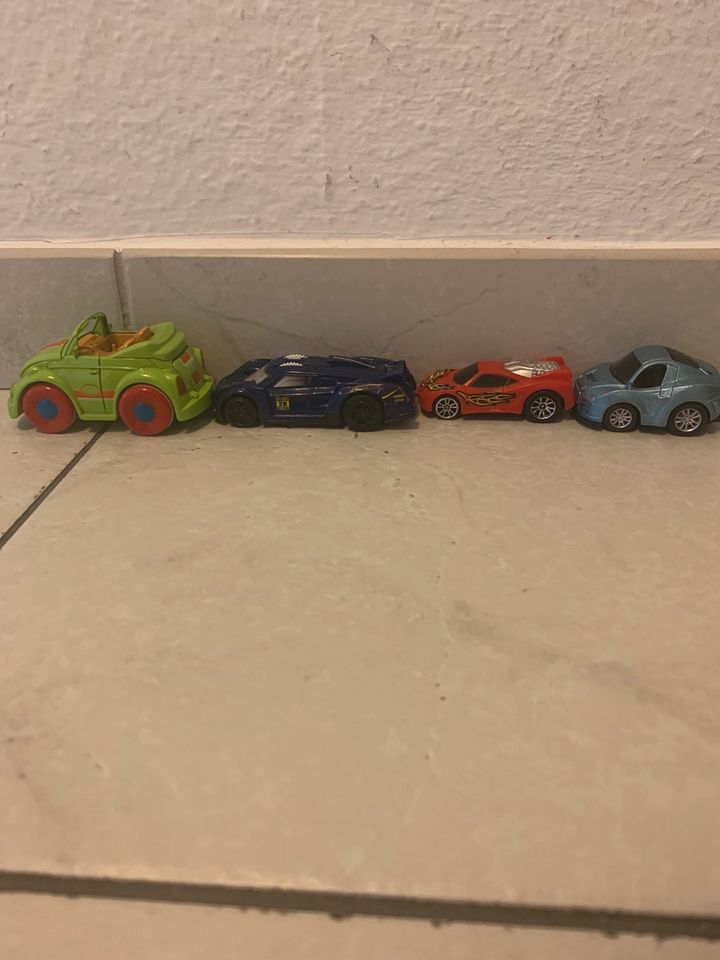 4 Stuck Zurückzieh Autos Kinder Spielzeug  Auto in Schönaich