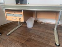 Ergonomischer Schreibtisch mit Rollkasten und Stuhl Bayern - Augsburg Vorschau