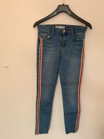 Jeans mit Streifen von Zara Niedersachsen - Celle Vorschau