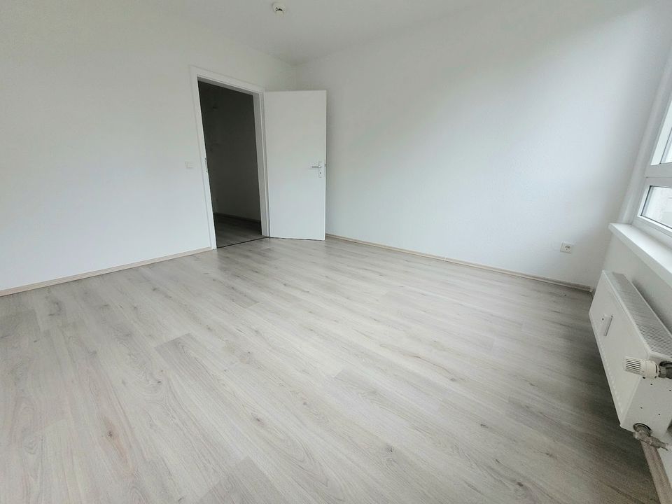 **TOP** 4-Zimmer-Wohnung mit Balkon und Aufzug! in Essen Freisenbruch