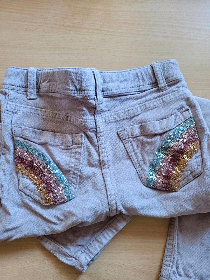 Jeans Mini Boden Gr. 116 mit samtiger Oberfläche in Lachendorf