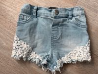 Neuwertige kurze Sommer Jeans Frankfurt am Main - Rödelheim Vorschau