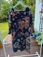 Gr. 46 Kleid mit Blumen blau mit Trompetenärmeln von Bexleys Niedersachsen - Oyten Vorschau