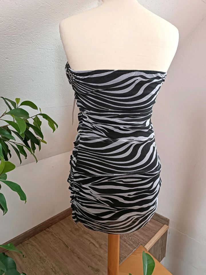 Bandeau gerafftes Kleid trägerlos animal print schwarz weiß - Neu in Lichtenau Mittelfr