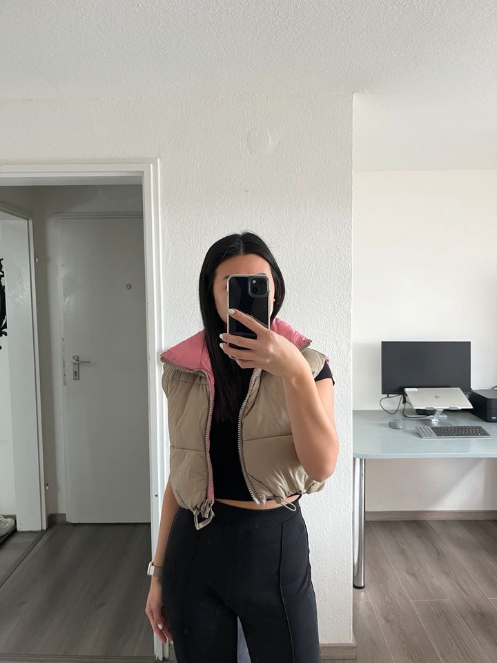 Zara Weste Pufferweste cropped wendbar beige pink Gr. S-M in Mannheim