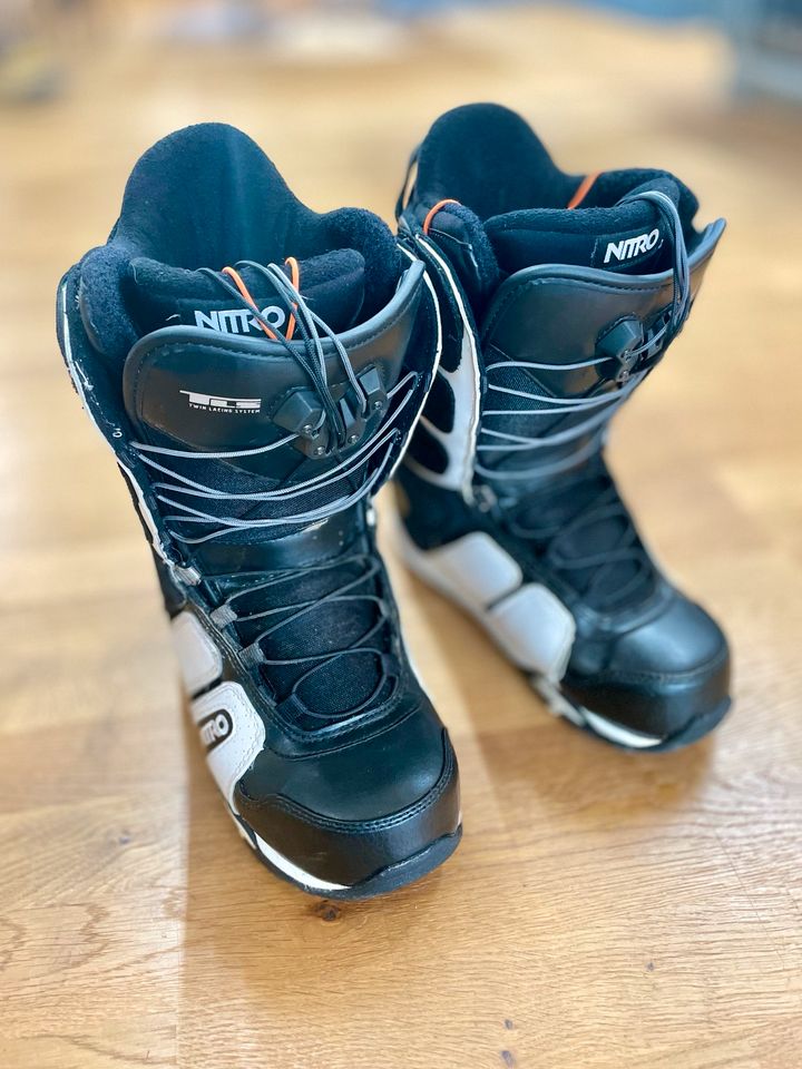 Nitro Snowboard Boots / Schuhe Größe 41 ⅓ TLS Schnürung in Donauwörth