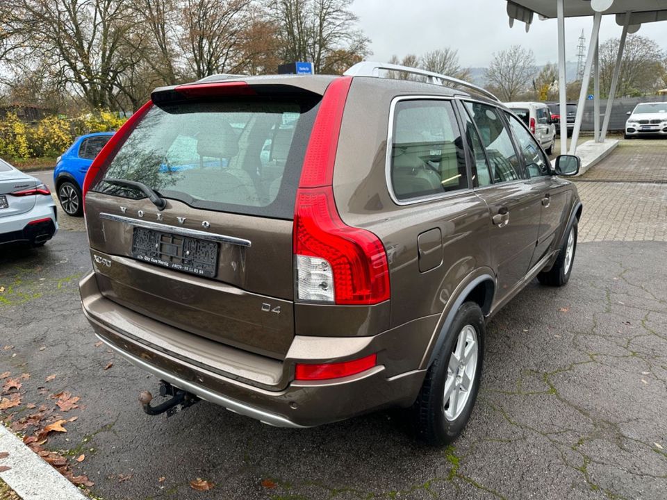 Volvo XC 90 D4 Momentum Geartronic *7-Sitzer+Leder* in Merzig