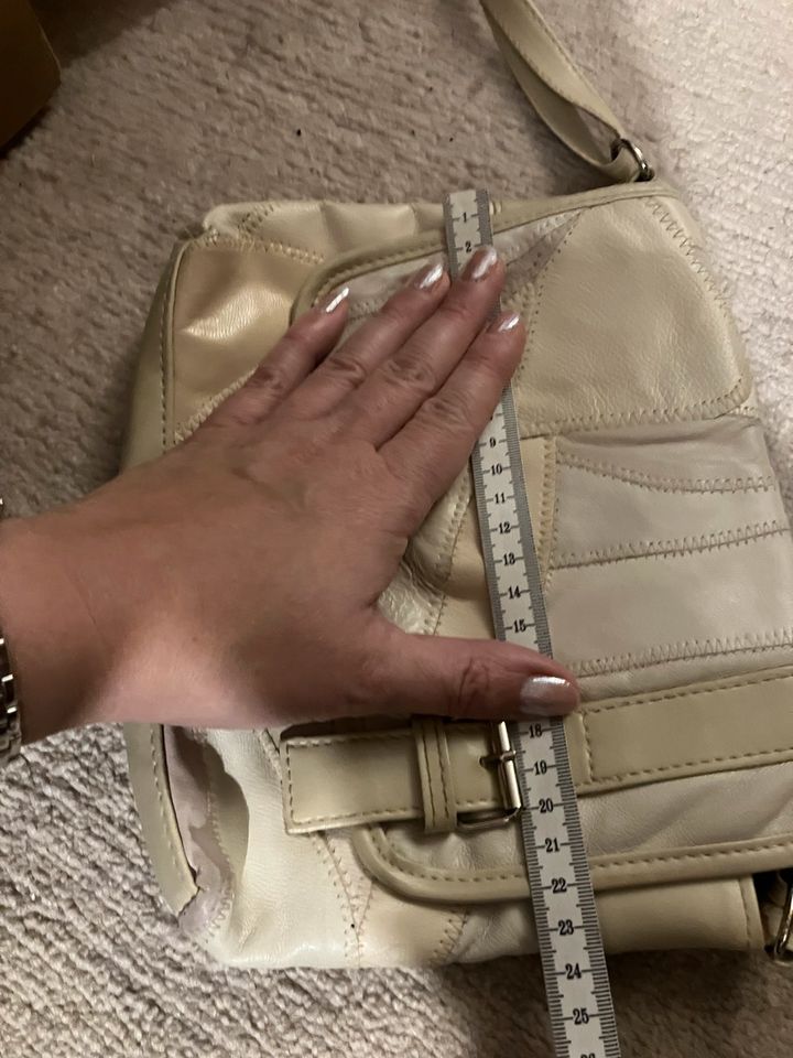 Handtasche beige in Fischbach