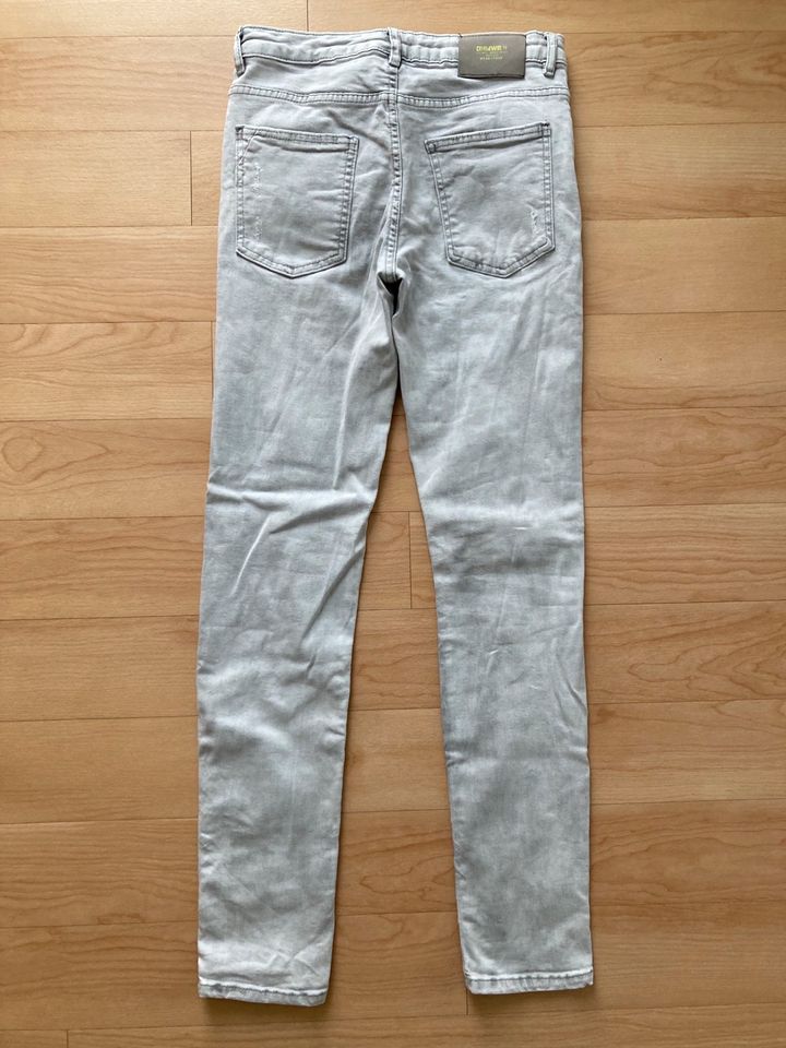 Zara Kids Jeans Hose Skinny hellgrau Used-Optik Gr. 164 in Uettingen