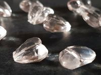 Neu 100 Herzen Acryl Perlen Streuteile 12mm Diamant Hochzeit Deko Nordrhein-Westfalen - Blomberg Vorschau