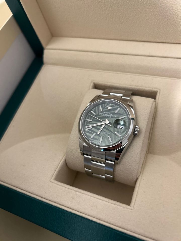 Rolex Datejust 36 mm Green Palm in Leipzig