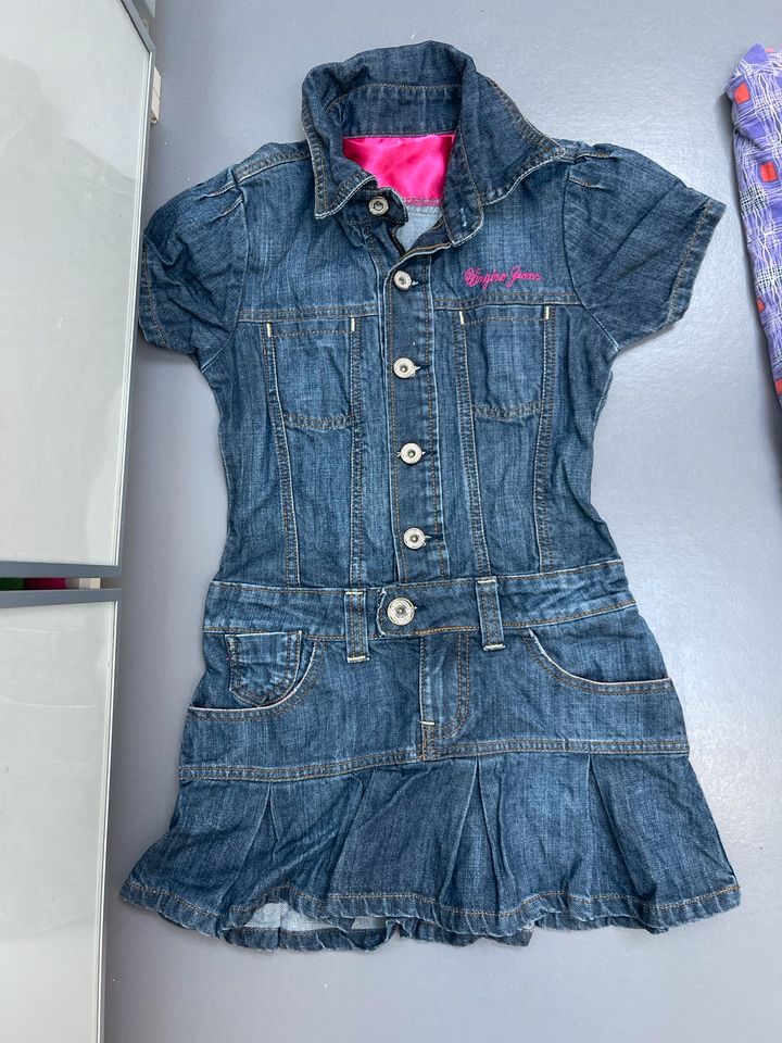 Je 5-6,5€ je Kleid 122/128/134 vingino jeanskleid bakery babes in Windesheim