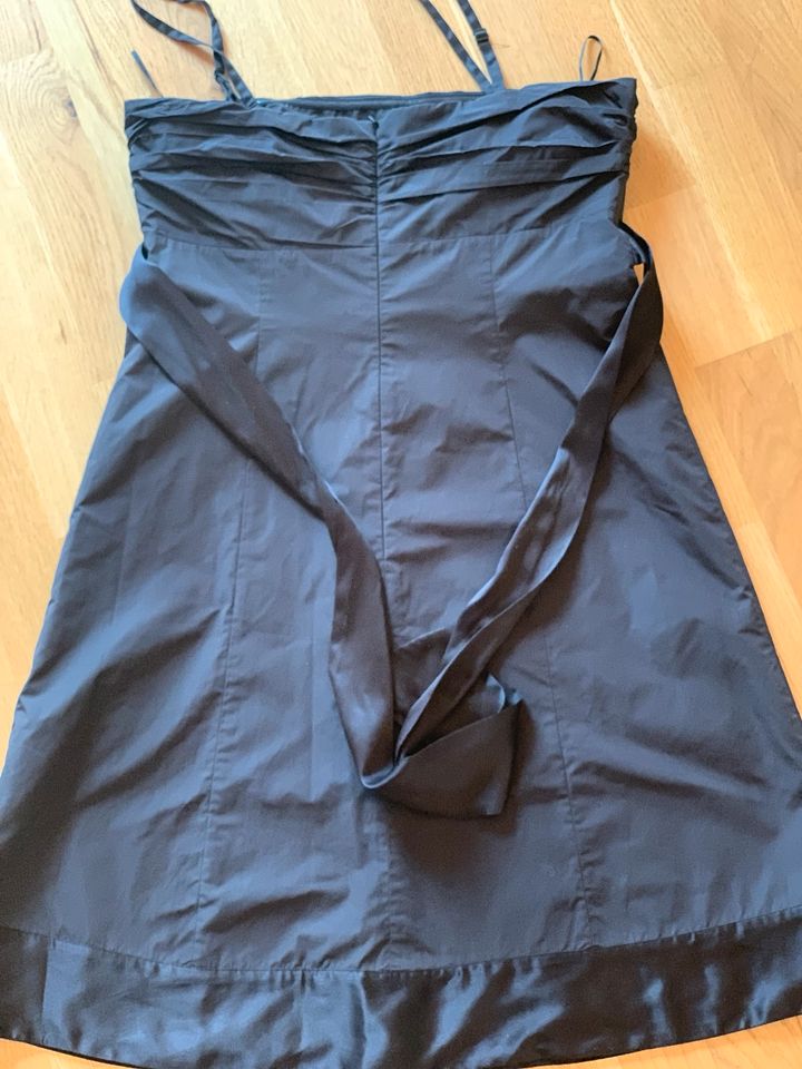 Schwarzes Kleid Esprit Größe 40 in Hellenthal