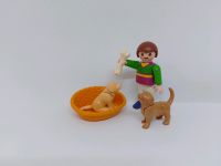 Playmobil Figur Kind Junge mit Welpen Hunde 4598 Hessen - Hofheim am Taunus Vorschau