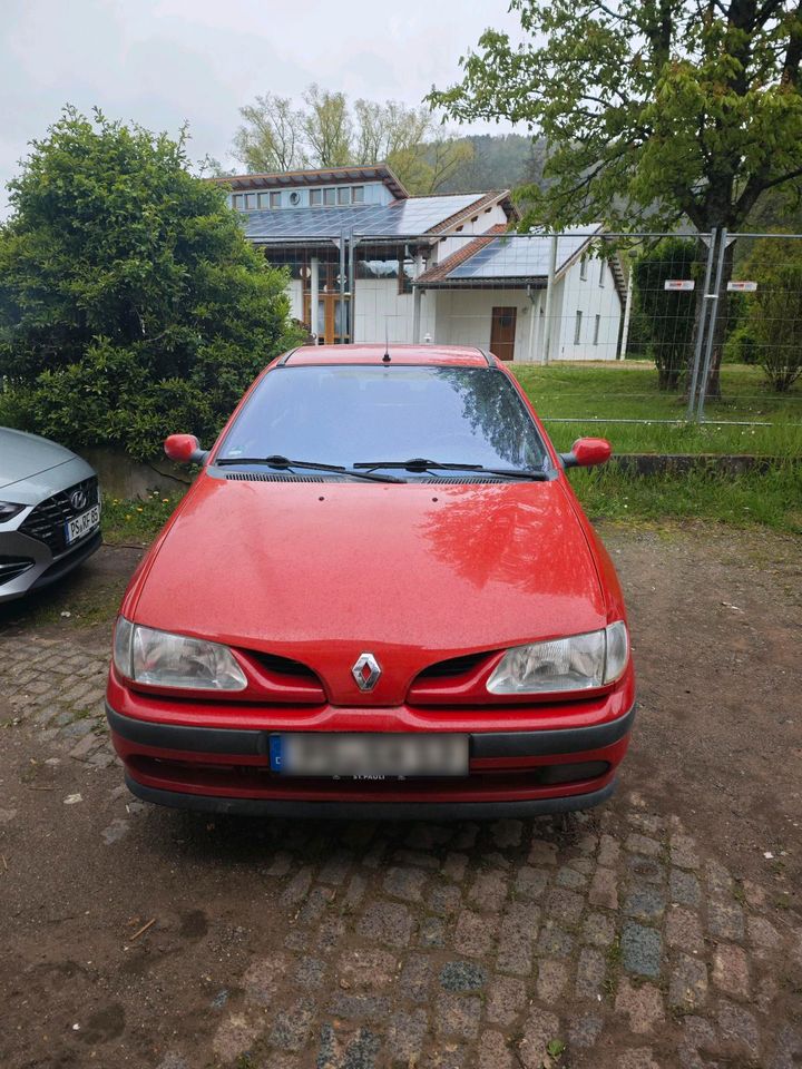 Renault Megane in Münchweiler an der Rodalb