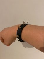 Armband Punker silber  mit Nieten Frankfurt am Main - Sachsenhausen Vorschau