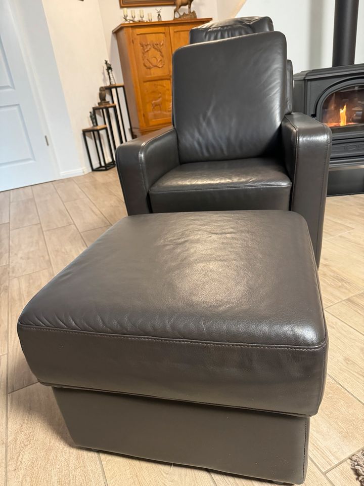 Leder Sessel braun top erhalten Moderne Form Ledersessel Hocker in Bispingen