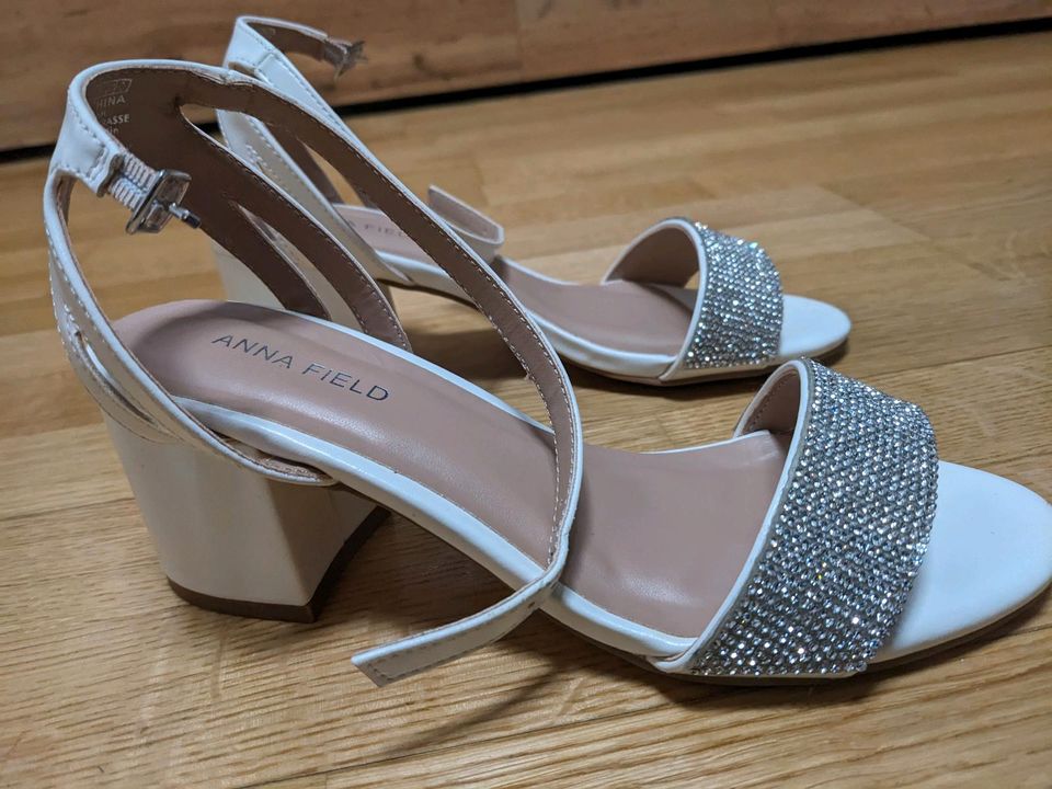 Damen Schuhe Hochzeitschuhe Gr. 35 in München