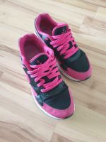 Nike Sneaker Turnschuhe Gr. 38.5 Nordrhein-Westfalen - Ratingen Vorschau