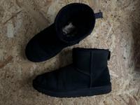 ugg steifel kurz original klassisch schwarz schnee winter classic Baden-Württemberg - Tübingen Vorschau