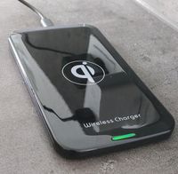 Wireless Charger kompatibel mit vielen Smartphones/Tablets Baden-Württemberg - Renningen Vorschau