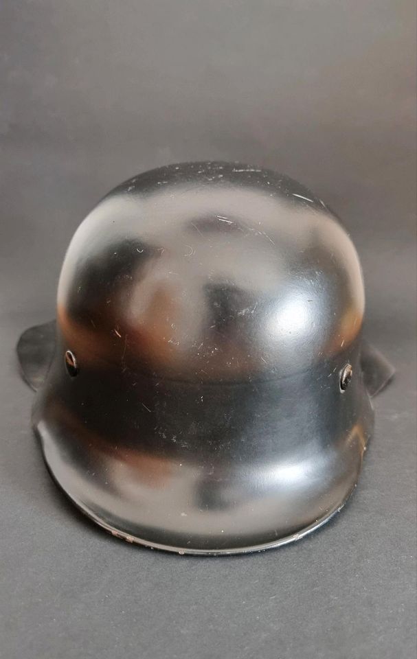 Alter Feuerwehrhelm | Feuerschutzpolizei | Stahlhelm | Militaria in Wiesloch